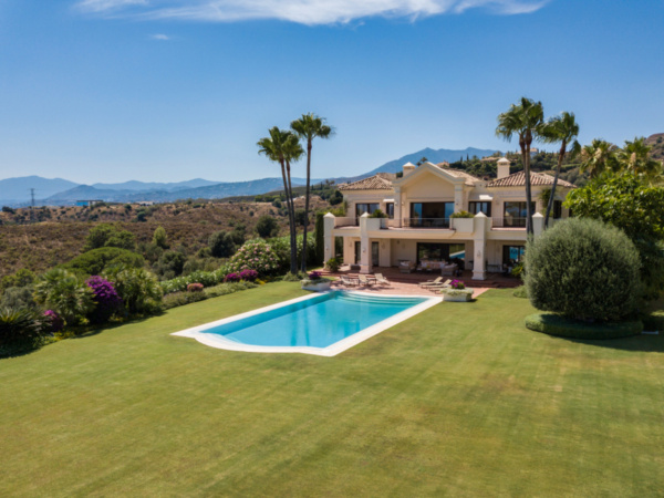 Villa For Sale in Marbella Hill Club 4686-1