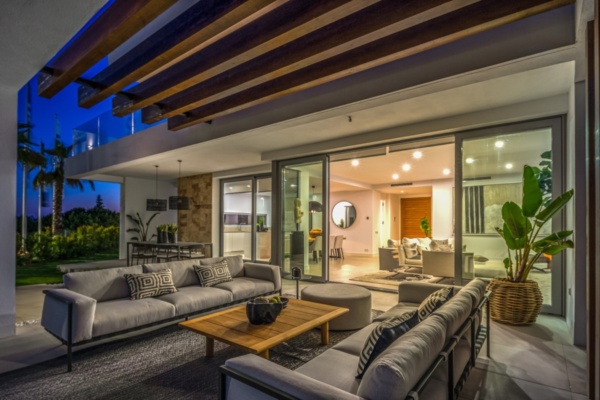 Villa For Sale in East Marbella - 4822 -21