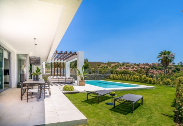 Villa For Sale in East Marbella - 4822 -9