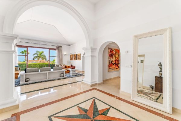 Villa For Sale in Nueva Andalucia, Marbella