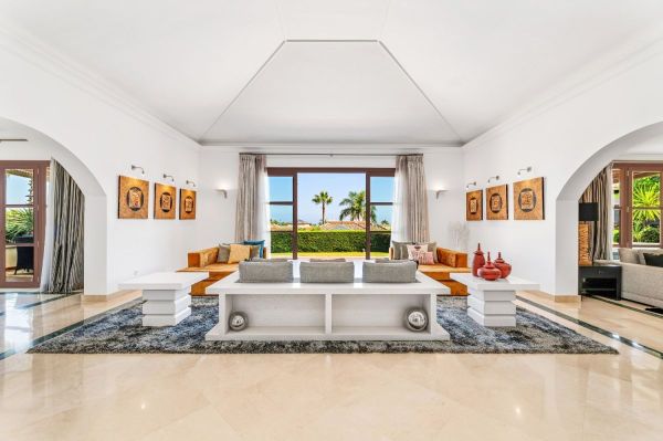 Villa For Sale in Nueva Andalucia, Marbella
