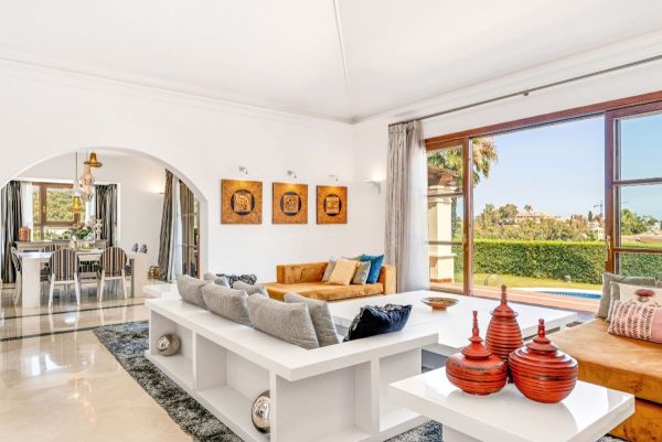 Villa For Sale in Nueva Andalucia, Marbella