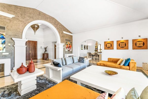 Villa For Sale in Nueva Andalucia, Marbella