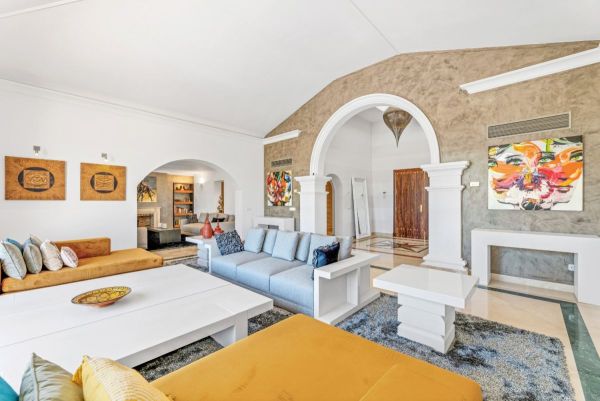 Villa For Sale in Nueva Andalucia, Marbella