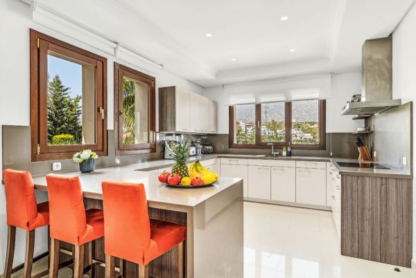 Villa For Sale in Nueva Andalucia, Marbella
