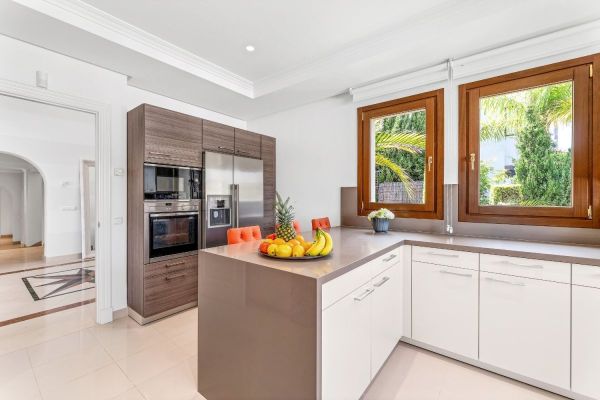 Villa For Sale in Nueva Andalucia, Marbella